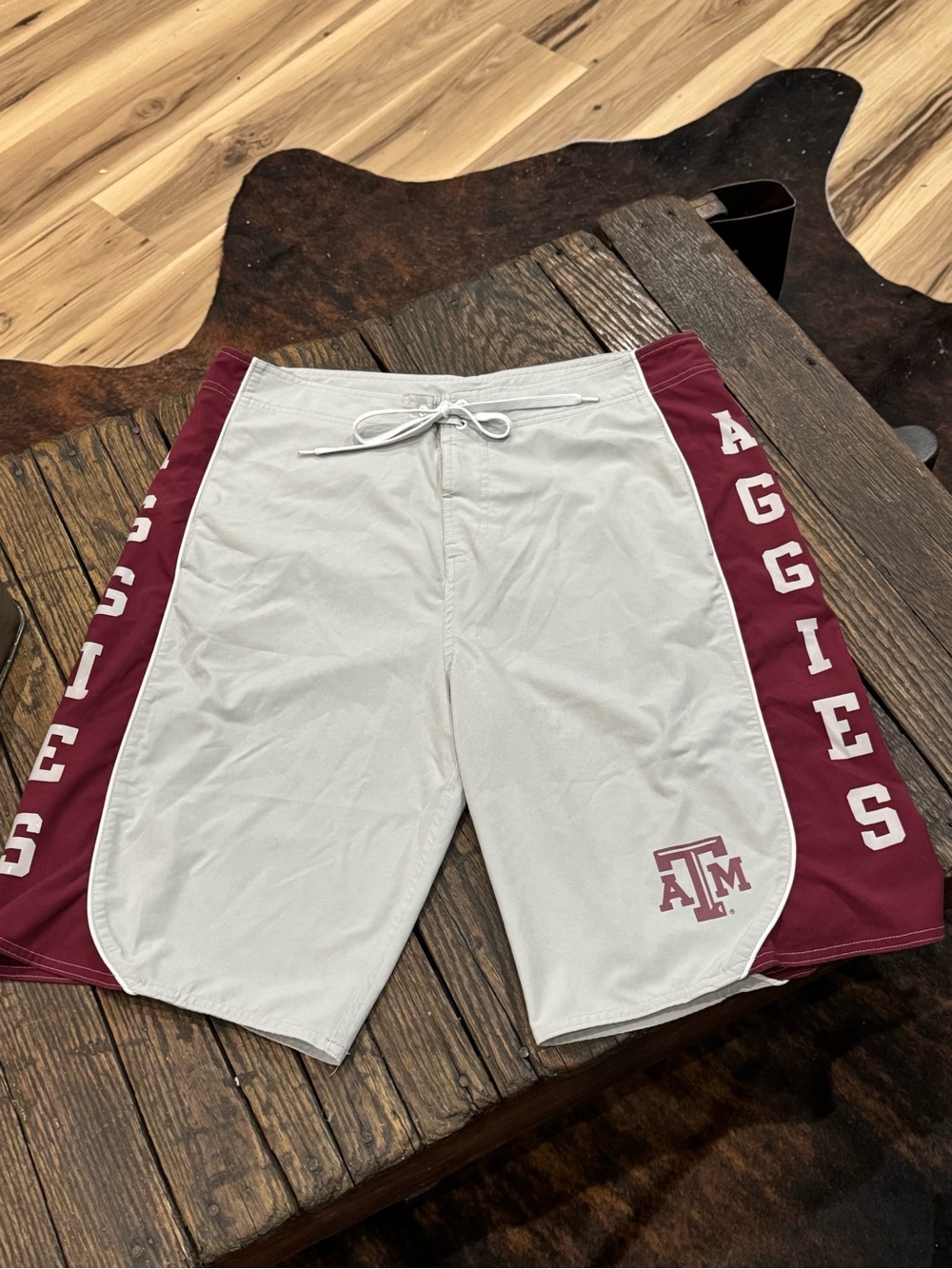 Texas A&M Aggies Men's Gray & Maroon Swim Trunks Board Shorts Size 34 Bumrunners - Picture 2 of 7